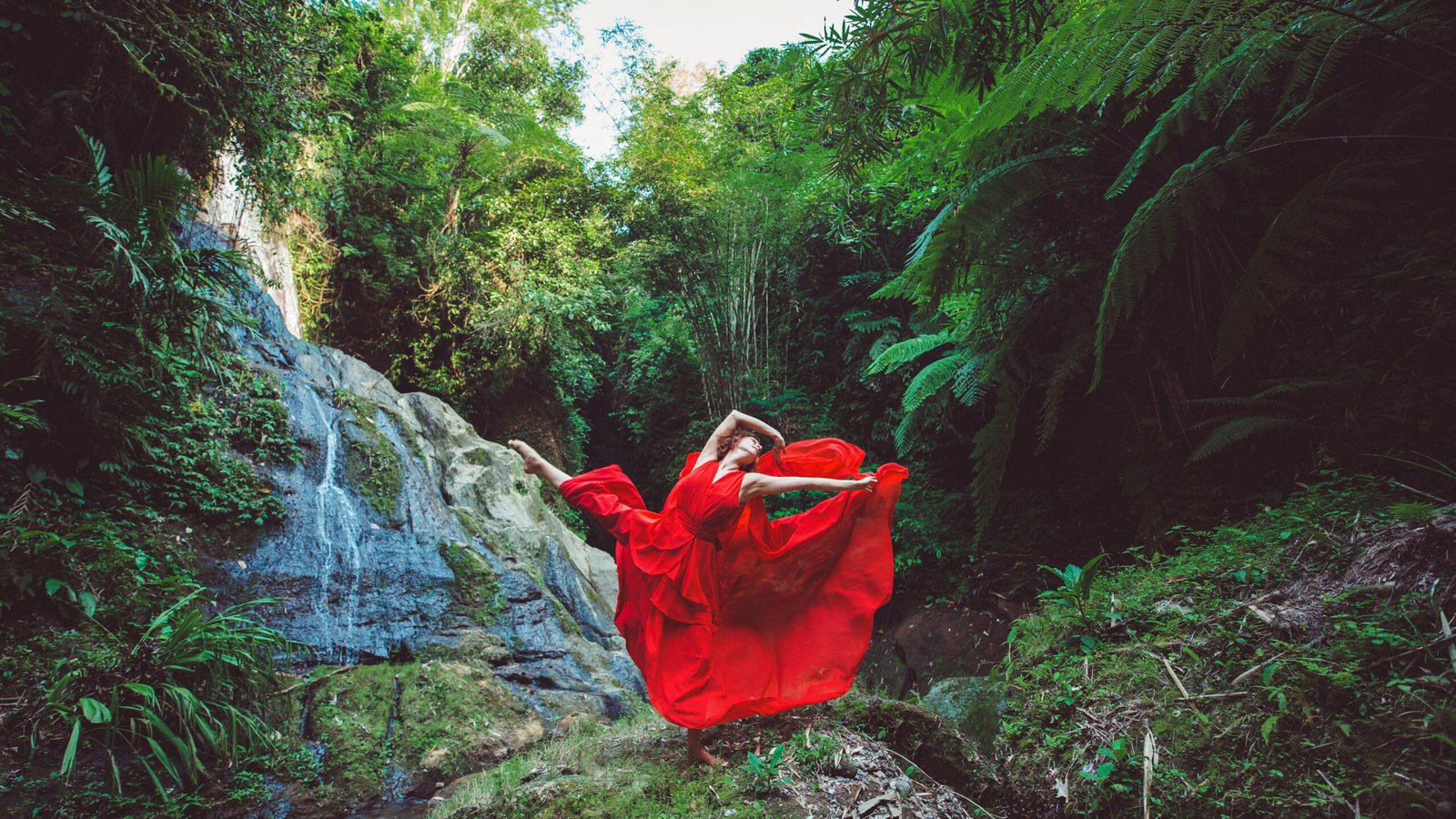 orange dress